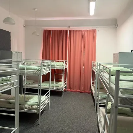 Hostal Kr Rest *
