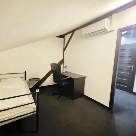 Hostal Kr Rest *